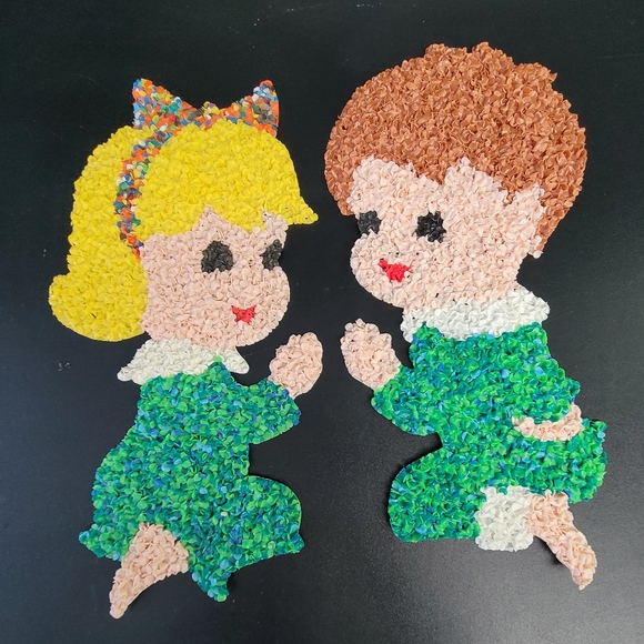 Vintage melted plastic popcorn wall hangers Christmas boy and girl - Picture 4 of 12